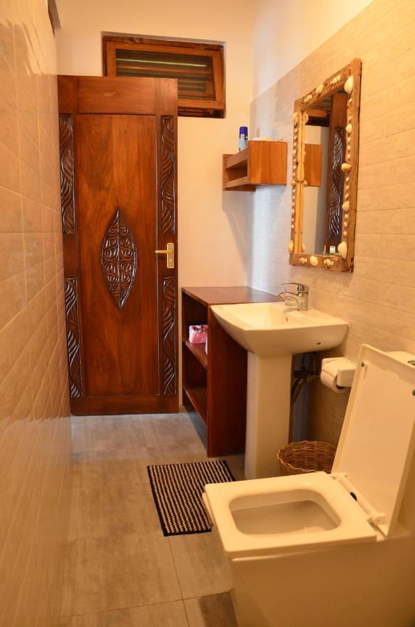 Lui Ushongo Beach House Pangani Extérieur photo
